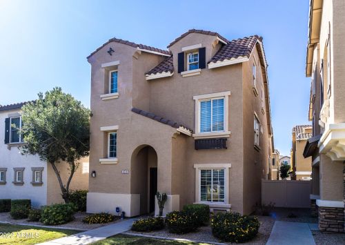 4310 Jasper Dr, Gilbert AZ 85296-7352 exterior