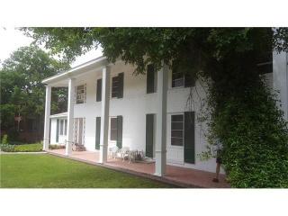 3202 Duval St, Austin TX  78705-2430 exterior