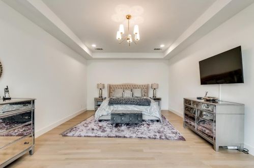 8518 Glencrest Ln, Dallas TX  75209-2632 exterior