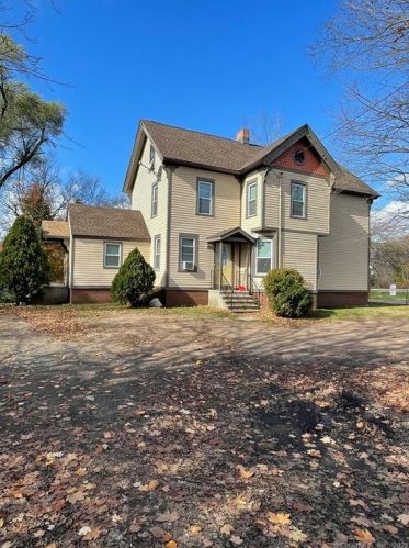 89 Old Broadway, North Haven, CT 06473-1601