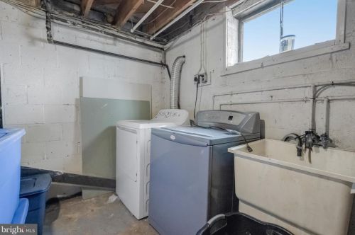 3928 Vermont Ave, Alexandria VA 22304-6326 exterior