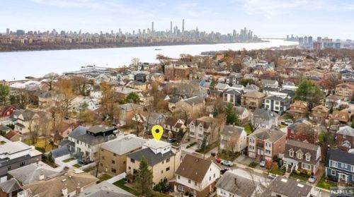 55 Knox Ave, Cliffside Park NJ 07010-3102 exterior