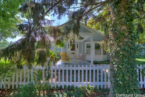 806 Moulton Ave, Meskegon MI 49445-2921 exterior