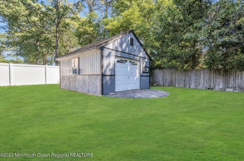 365 Western Blvd, Berkeley Township NJ  08721-2855 exterior