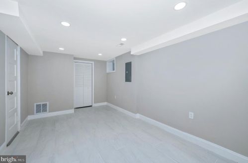 4 Hamilton Ave, Silver Spring MD  20901-3411 exterior