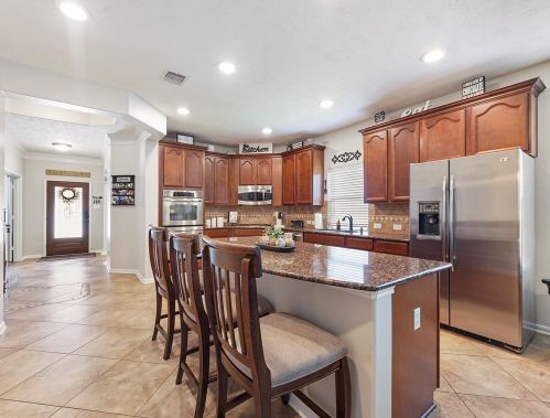 17415 Rainer Vly Ln, Humble TX 77346-8249 exterior