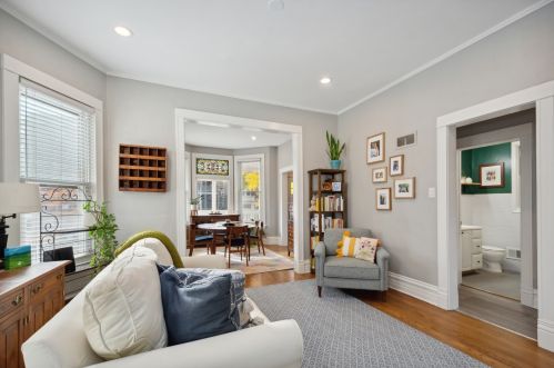 1338 Grace St, Chicago IL  60613-2825 exterior