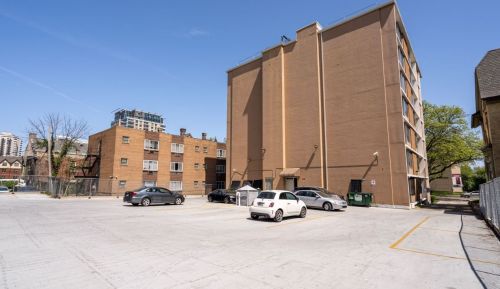 1409 Prospect Ave, Milwaukee WI 53202-3021 exterior