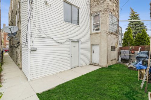 3227 Thomas St, Chicago IL 60651-3405 exterior