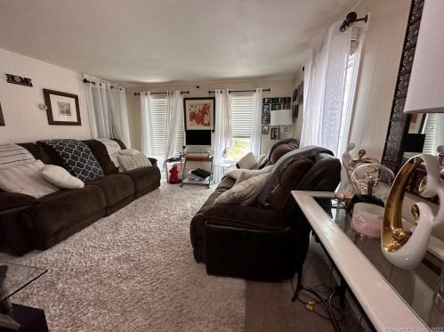 8 Burwell St, Norwalk CT 06854-4703 exterior