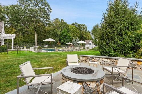 5 Dellwood Farm Way, Armonk NY 10504-1249 exterior