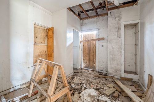 7425 Parnell Ave, Chicago IL 60628-7440 exterior