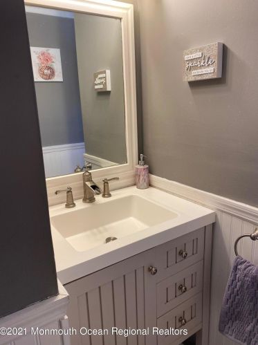 6 Hollywood Blvd, Lacey NJ 08731-4812 exterior