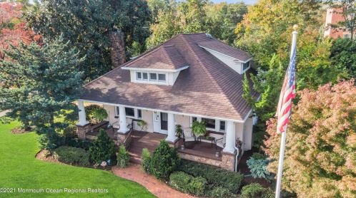 25 Memorial Pkwy, Atlantic Highlands NJ 07716-1655 exterior