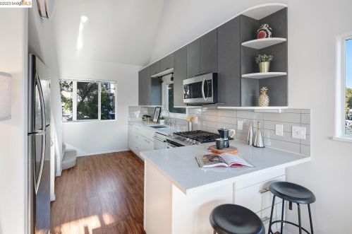 1502 10th St, Berkeley CA 94710-2376 exterior