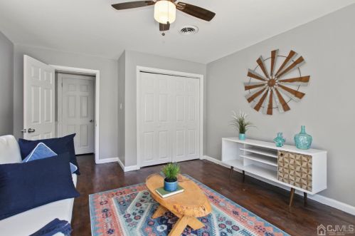 26 Fern St, Edison NJ  08817-4206 exterior