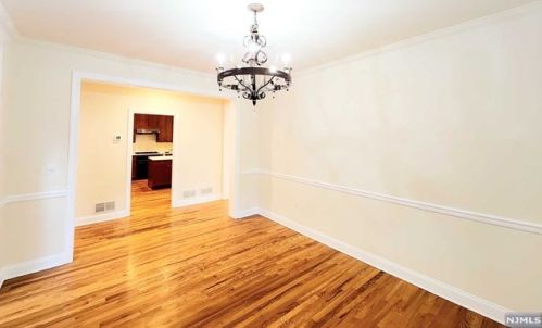 28 Schindler Ct, Upper Saddle River NJ  07458-2361 exterior