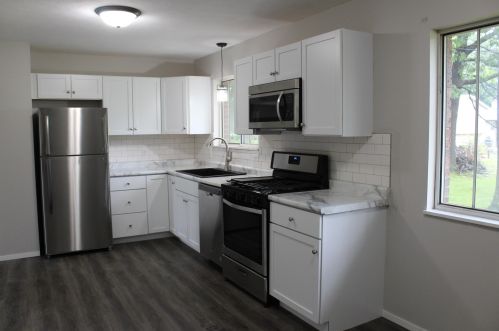 1009 Hoffman St, Three Rivers MI  49093-1017 exterior