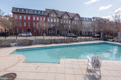 12561 Ansin Cir Dr, Rockville MD 20854-6912 exterior