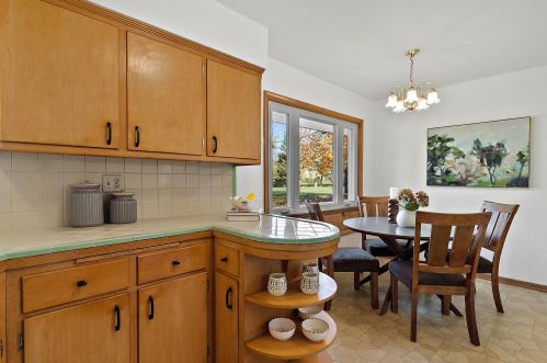 5193 Tuckaway Dr, Milwaukee WI 53221-3743 exterior