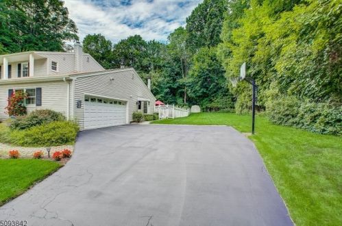 12 Stanley Pl, Mount Olive, NJ 07828-3510