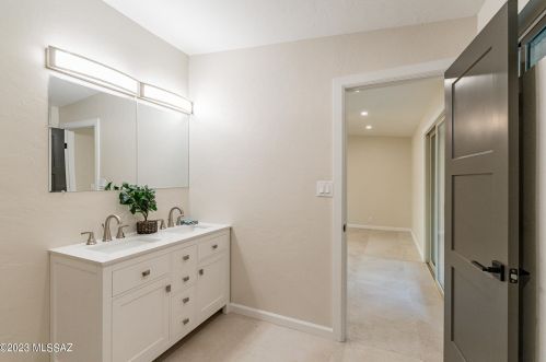 5862 Camino Arenosa, Tucson AZ  85718-4650 exterior