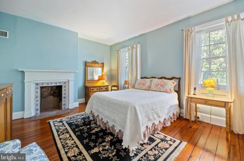 1016 Clinton St, Philadelphia PA 19107-6017 exterior