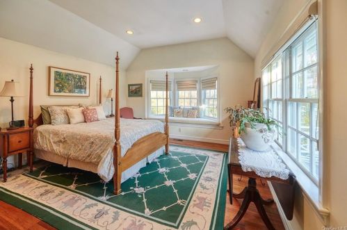 25 Carleton Ave, Briarcliff NY 10510-1722 exterior