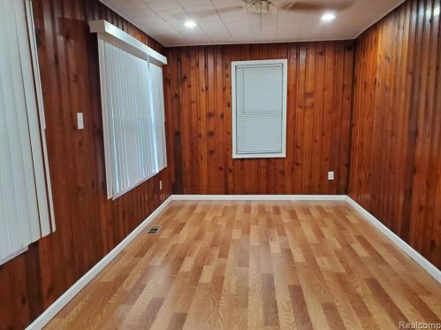 18033 Hanna St, Melvindale MI  48122-1422 exterior