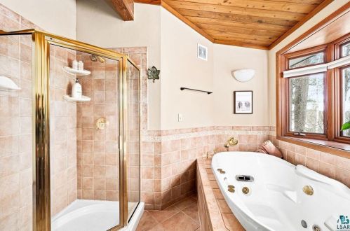 4906 Pike Lk Rd, Duluth MN 55811-9741 exterior