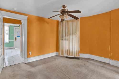 3611 Calumet Ave, Chicago IL 60653-1103 exterior