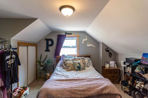 6613 Dodge Pl, Milwaukee WI  53220-1329 exterior