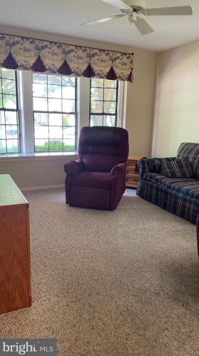 25 Fernwood Ct, Columbus NJ 08022-1027 exterior