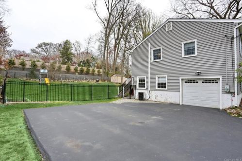 574 Millburn Ct, Valley Cottage NY 10989-1420 exterior