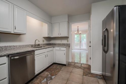 32 Huntington Place Dr, Atlanta GA  30350-1813 exterior