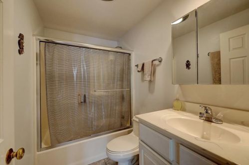 243 Transit St, Providence RI 02906-1023 exterior