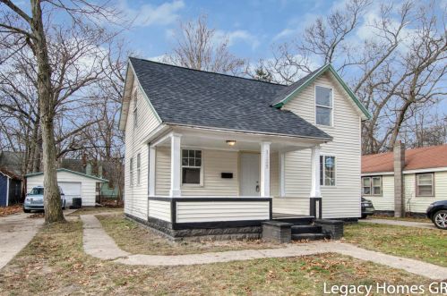 3125 6th St, Meskegon MI  49444-2844 exterior