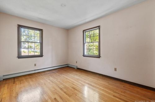 59 Sarah Bishop Rd, Ridgefield CT 06877-1215 exterior