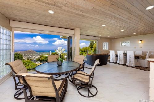 5140 Maunalani Cir, Honolulu, HI 96816-4020