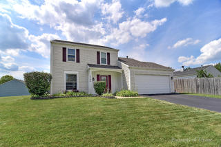 2290 Bannister Ln, Aurora, IL 60504-6006