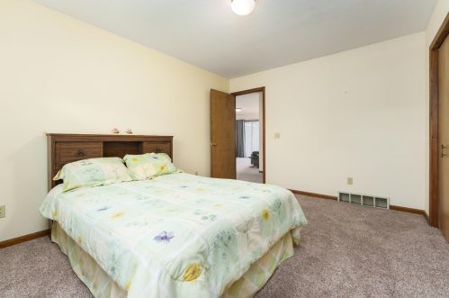 5190 Grn Mdw Rd, Kalamazoo MI 49009-1262 exterior