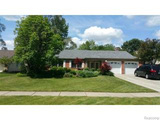4971 Butler Dr, Troy, MI 48085-3526