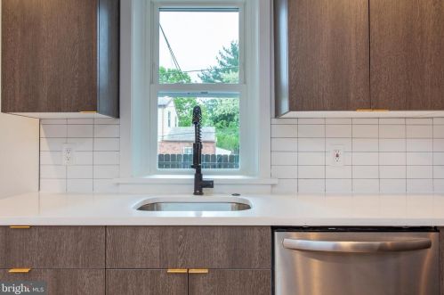 2120 Ellsworth St, Philadelphia PA  19146-2828 exterior