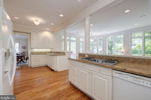 3928 Livingston St, Washington DC 20015-2921 exterior