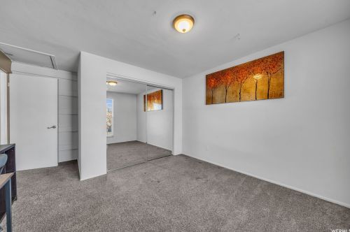 884 Spartan Dr, Sandy UT 84094-1811 exterior