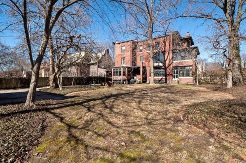 16 Kingsbury Pl, Saint Louis MO 63112-1825 exterior