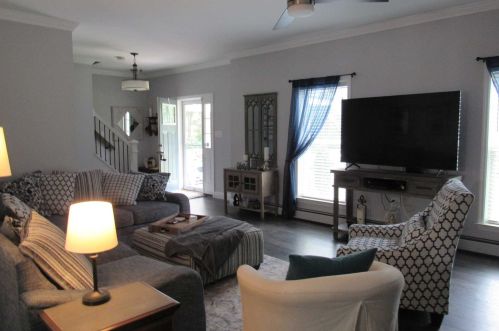 57 Stringham Rd, Poughkeepsie NY  12603-3914 exterior