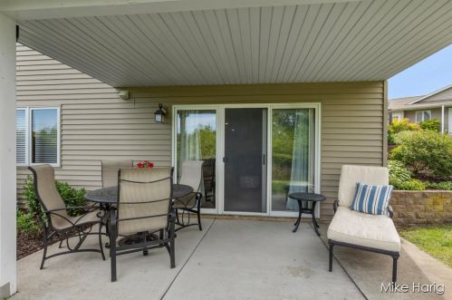 1631 Lisa Dr, Byron Township MI 49315-8122 exterior