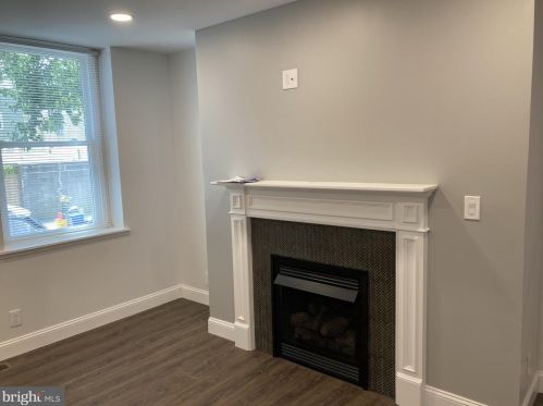 121 Ellsworth St, Philadelphia PA  19147-5407 exterior