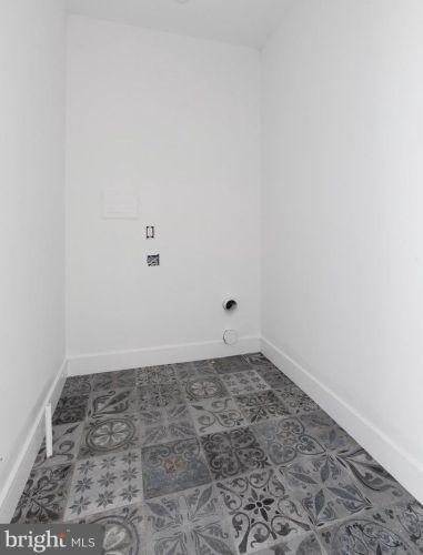 207 Gorgas Ln, Philadelphia PA 19119-1324 exterior